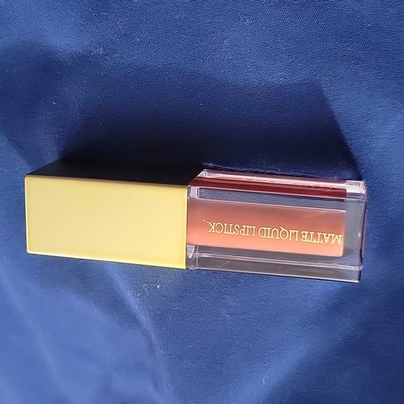 Matte Liquid Lipstick - Picture 2 of 4